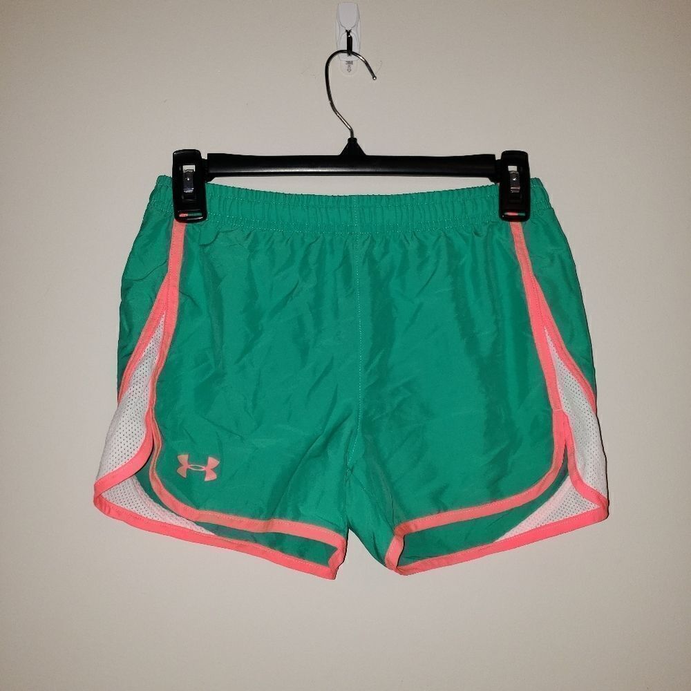 UNDER ARMOUR GREEN AND NEON CORAL WHITE LOOSE RUNNING SHORTS SIZE YOUTH LARGE
